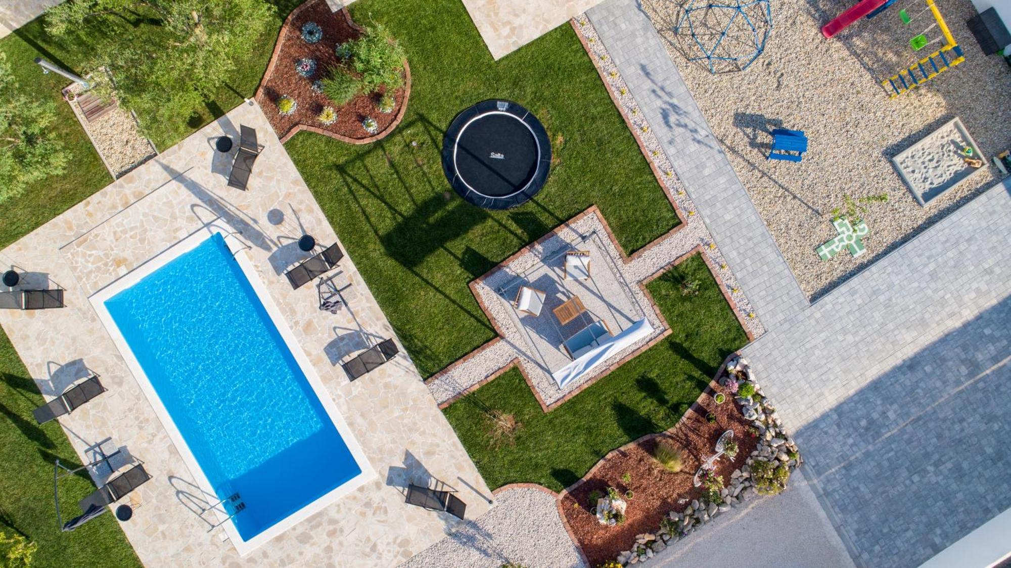 Holiday Home Aprilis With Pool, Jacuzzi And Sauna Galovac  Kültér fotó