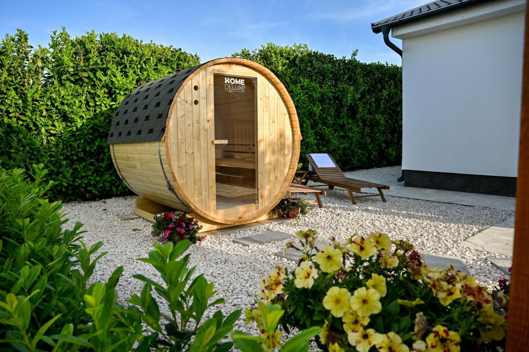 Holiday Home Aprilis With Pool, Jacuzzi And Sauna Galovac  Kültér fotó